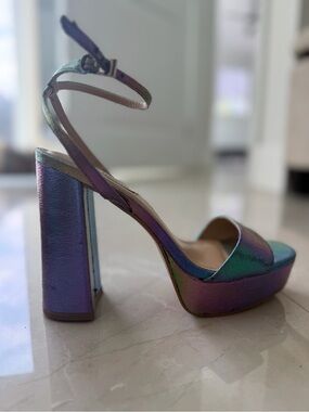 Steve Madden Iridescent Teal Blue Purple Gold Platform Block Heels
